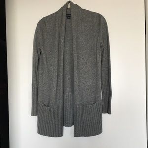 Banana Republic women’s gray cashmere cardigan